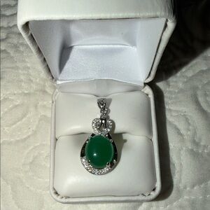 925 Elegant Silver and Green pedant!